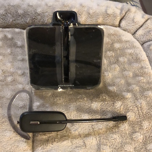 2 Plantronics CS540 Super long distance headsets with all accessories shown.NWT - Picture 6 of 12